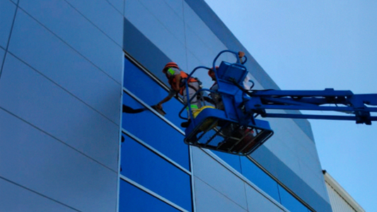 Checklist operativo: cómo planificar la limpieza de cristales exteriores en el momento ideal